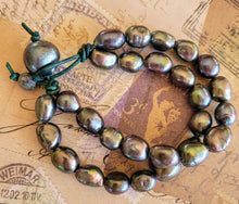 Load image into Gallery viewer, Gray Green Peacock Pearl Double Bracelet