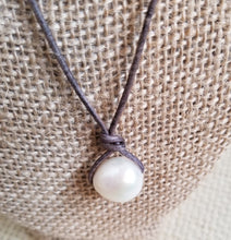 Load image into Gallery viewer, baroque pearl necklace