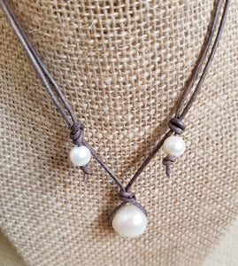 adjustable pearl and leather necklace