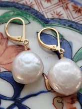 Load image into Gallery viewer, coin pearl earrings