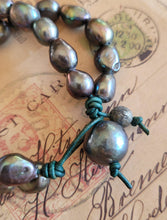 Load image into Gallery viewer, Gray Green Peacock Pearl Double Bracelet