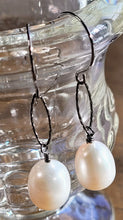 Load image into Gallery viewer, Gunmetal Pearl Drop Earrings